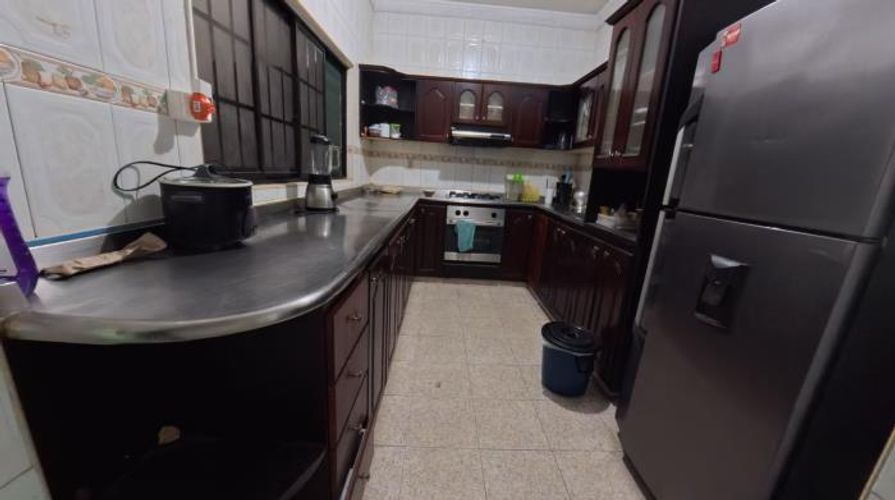 Casa de 14 alcobas en venta en San Alonso, Bucaramanga, 695 m² · foto 3 de 19
