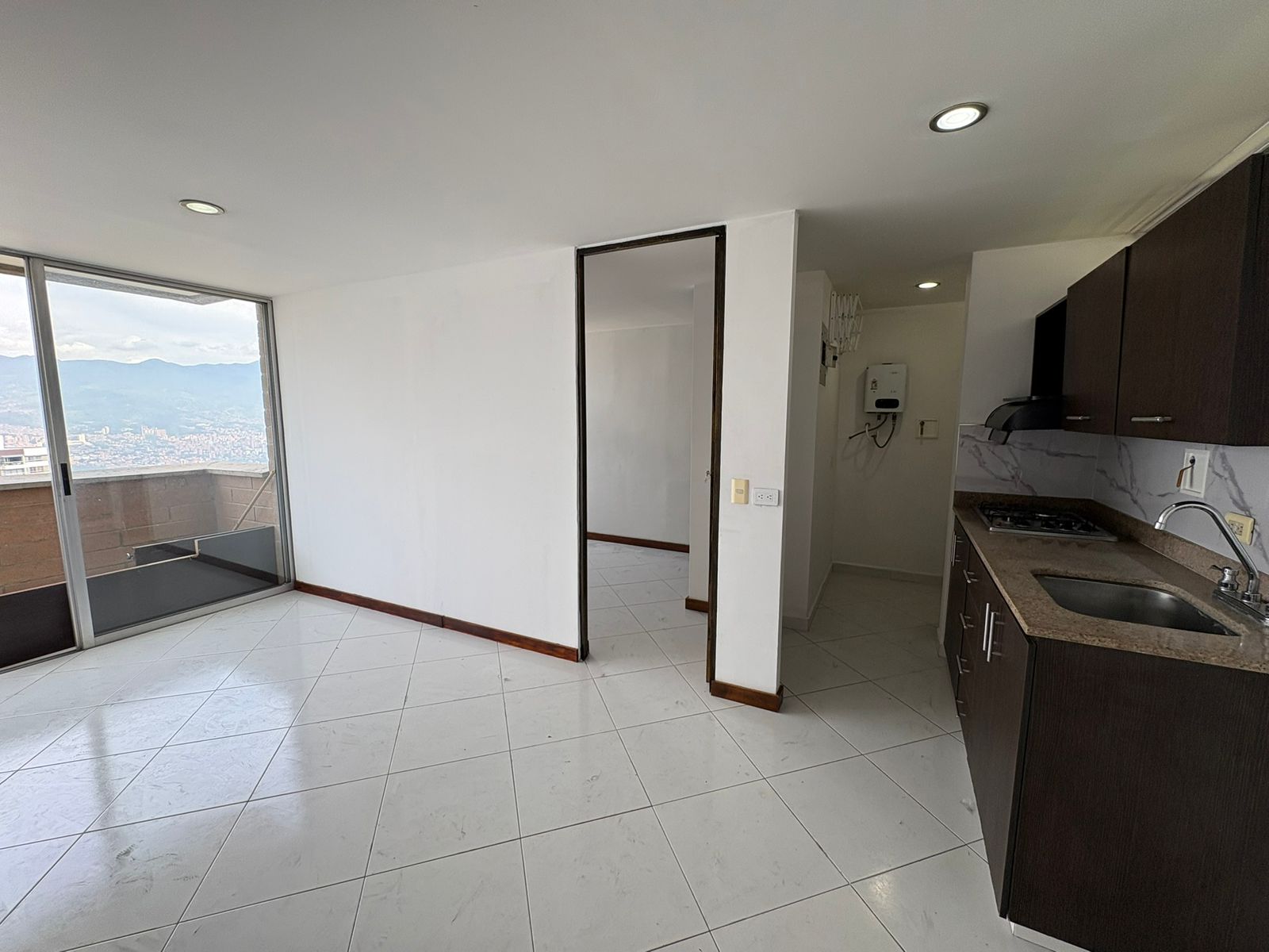 Apartamento en venta en Loma del Indio, Medellín 2