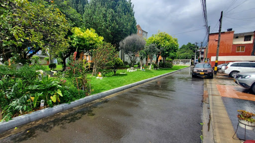 Casa en venta en Villas De Granada, Bogotá · foto 2 de 19