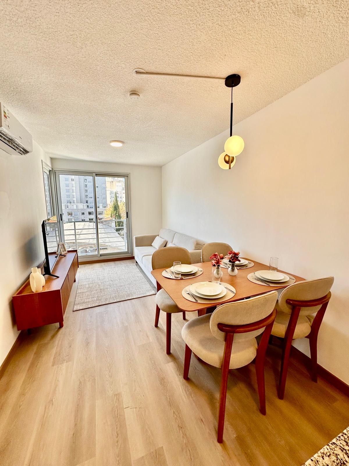 Exclusivo Apartamento Amoblado en Alquiler - Tres Cruces