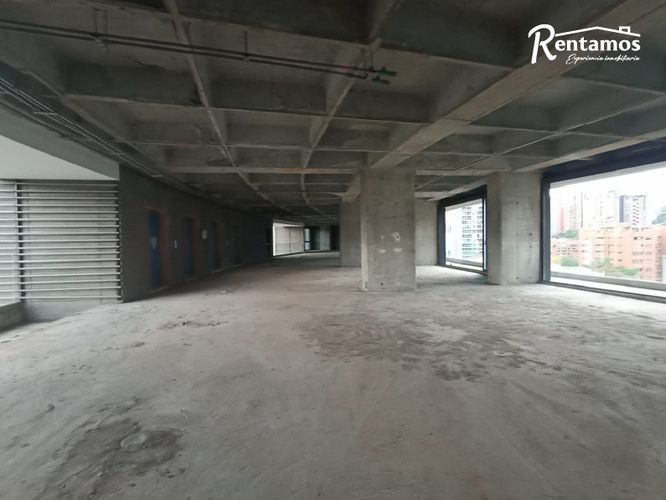 Oficina en arriendo en Los Balsos, Medellín, 305 m² · foto 5 de 16