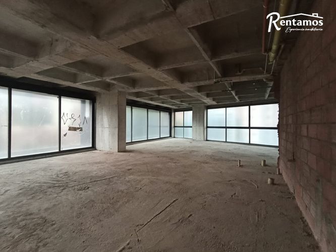 Oficina en arriendo en Los Balsos, Medellín, 305 m² · foto 8 de 16