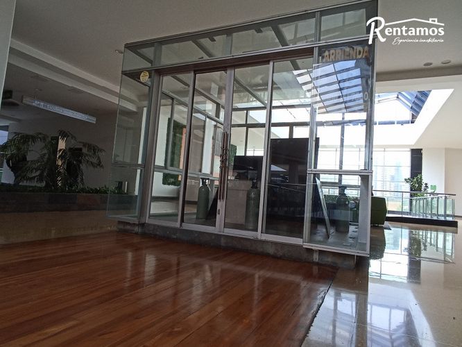 Local en arriendo en San Diego, Medellín, 8 m² · foto 2 de 12
