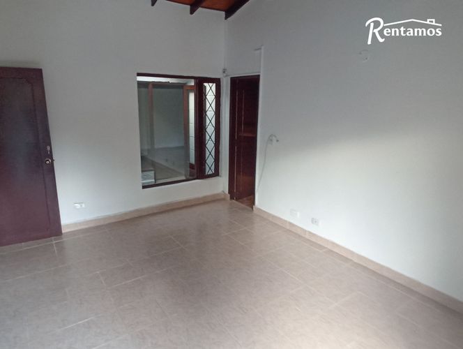 Casa de 3 alcobas en arriendo en La Linde, Medellín, 200 m² · foto 7 de 14
