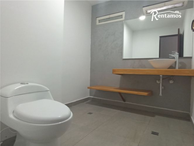 Casa de 3 alcobas en arriendo en La Linde, Medellín, 200 m² · foto 9 de 14