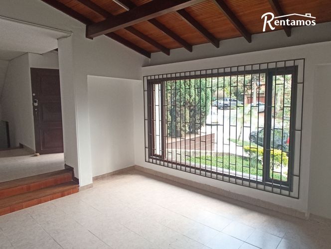 Casa de 3 alcobas en arriendo en La Linde, Medellín, 200 m² · foto 10 de 14