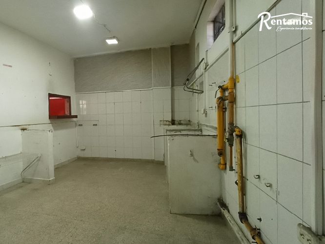 Local en arriendo en El Chocho, Envigado, 200 m² · foto 15 de 24