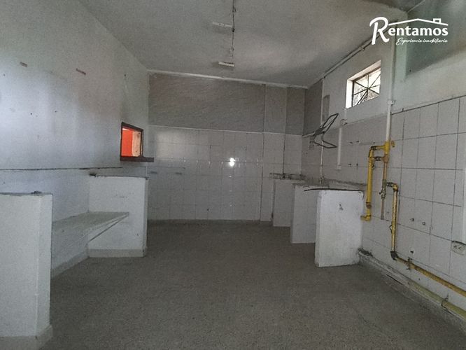 Local en arriendo en El Chocho, Envigado, 200 m² · foto 17 de 24