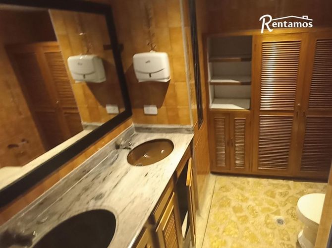 Oficina en arriendo en La Linde, Medellín, 356 m² · foto 9 de 14