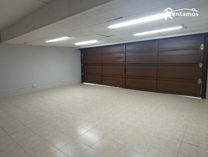 Oficina en arriendo en La Linde, Medellín, 356 m² · foto 11 de 14