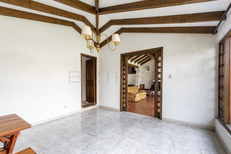 Casa de 4 alcobas en venta en Niza, Bogotá, 415 m² · foto 5 de 23