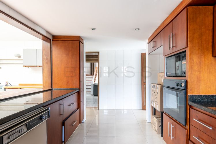 Casa de 4 alcobas en venta en Niza, Bogotá, 415 m² · foto 7 de 23