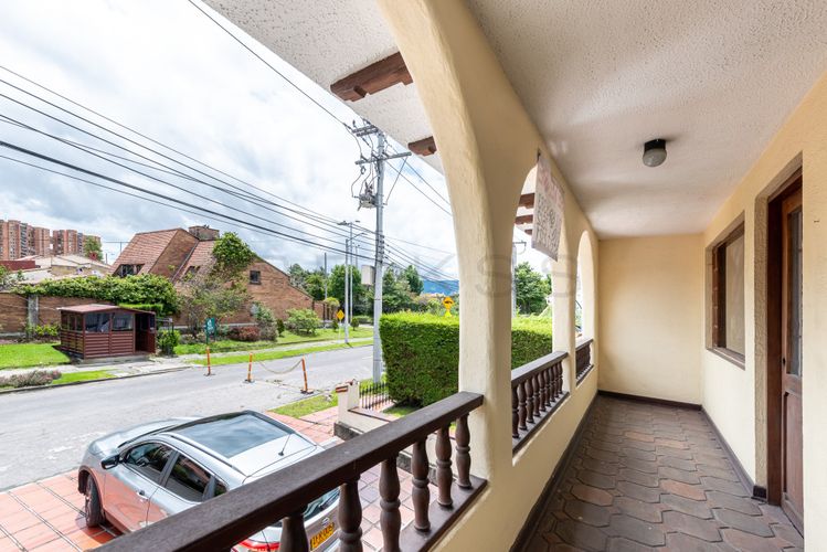 Casa de 4 alcobas en venta en Niza, Bogotá, 415 m² · foto 18 de 23