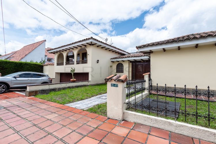 Casa de 4 alcobas en venta en Niza, Bogotá, 415 m² · foto 22 de 23
