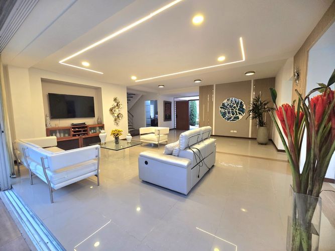 Casa de 5 alcobas en venta en Pance, Cali, 370 m² · foto 4 de 24