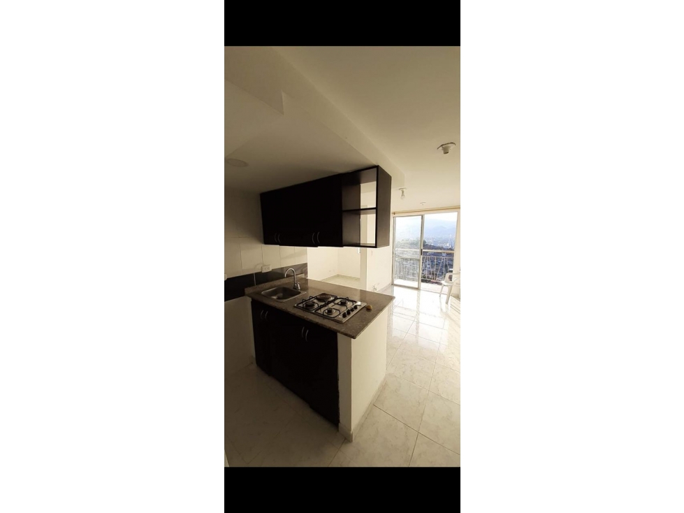 Apartamento en venta en La milagrosa, Medellín 2