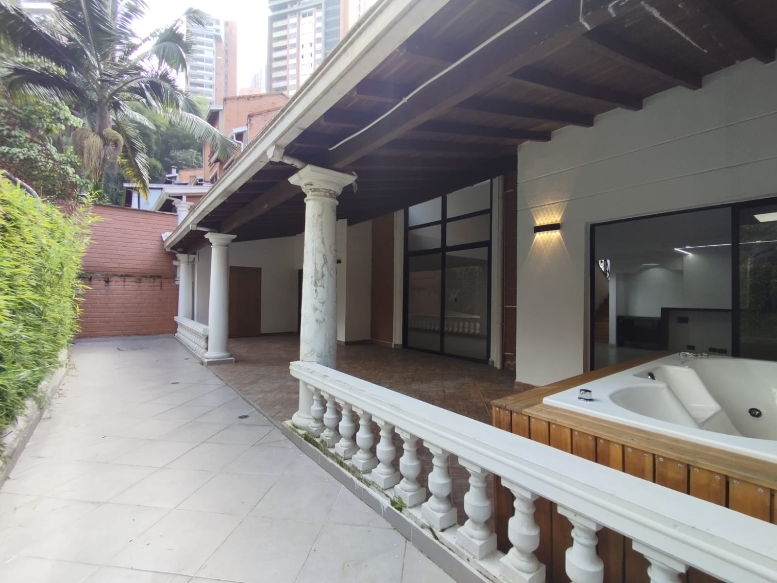 Casa en arriendo en El Poblado, Medellín · foto 5 de 20