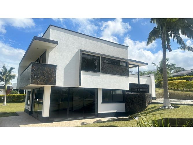 Casa de 4 alcobas en venta en Norte De Armenia, Armenia, 256 m² · foto 5 de 17
