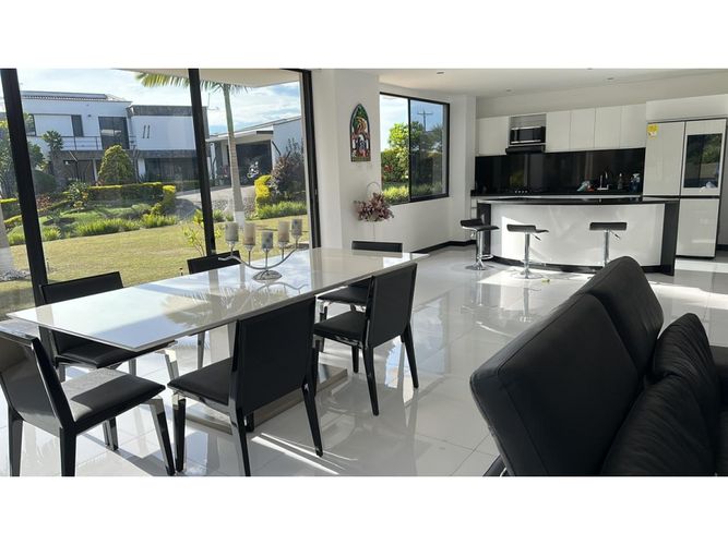 Casa de 4 alcobas en venta en Norte De Armenia, Armenia, 256 m² · foto 9 de 17