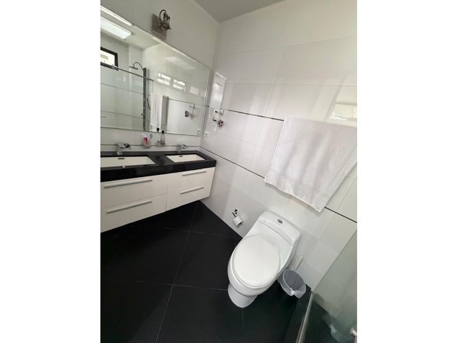 Casa de 4 alcobas en venta en Norte De Armenia, Armenia, 256 m² · foto 11 de 17