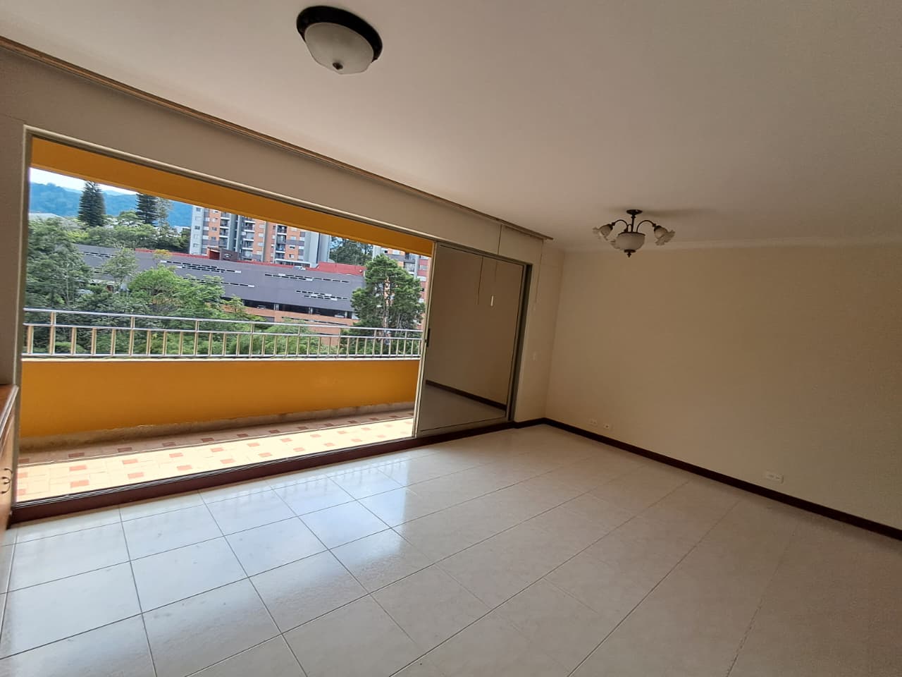 Apartamento en arriendo en La Castellana, Medellín · foto 8 de 20