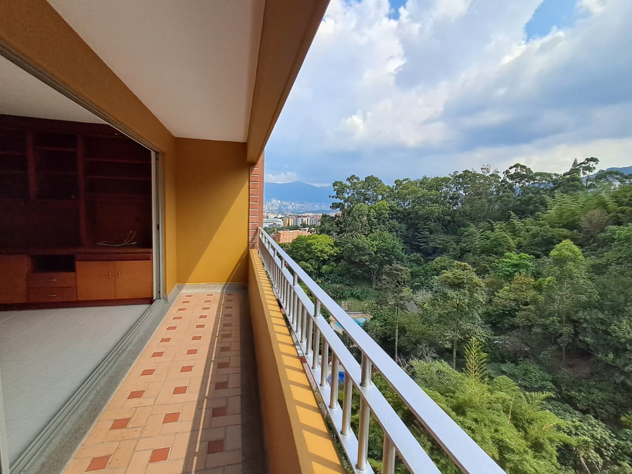 Apartamento en arriendo en La Castellana, Medellín · foto 14 de 20
