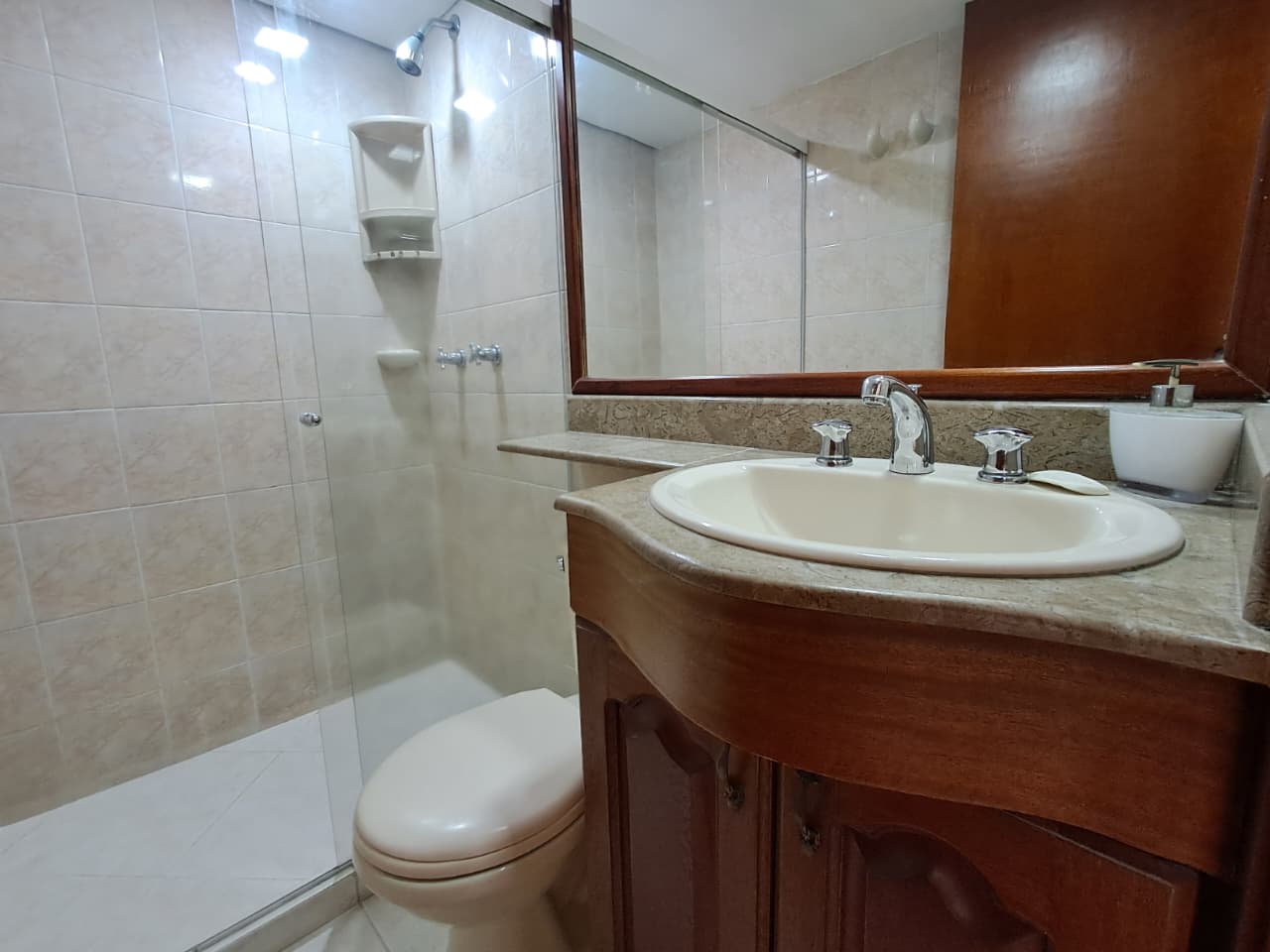 Apartamento en arriendo en La Castellana, Medellín · foto 17 de 20