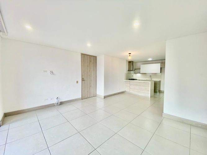 Apartamento de 3 alcobas en arriendo en Loma Del Esmeraldal, Envigado, 97 m² · foto 3 de 24