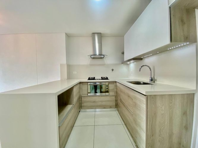 Apartamento de 3 alcobas en arriendo en Loma Del Esmeraldal, Envigado, 97 m² · foto 4 de 24