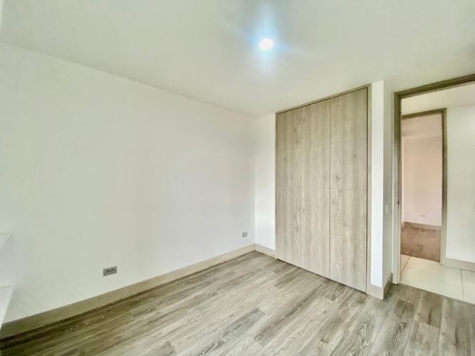 Apartamento de 3 alcobas en arriendo en Loma Del Esmeraldal, Envigado, 97 m² · foto 12 de 24