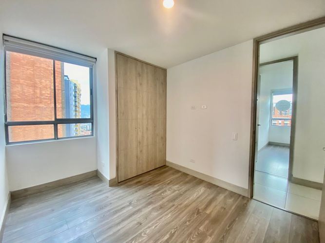 Apartamento de 3 alcobas en arriendo en Loma Del Esmeraldal, Envigado, 97 m² · foto 10 de 24