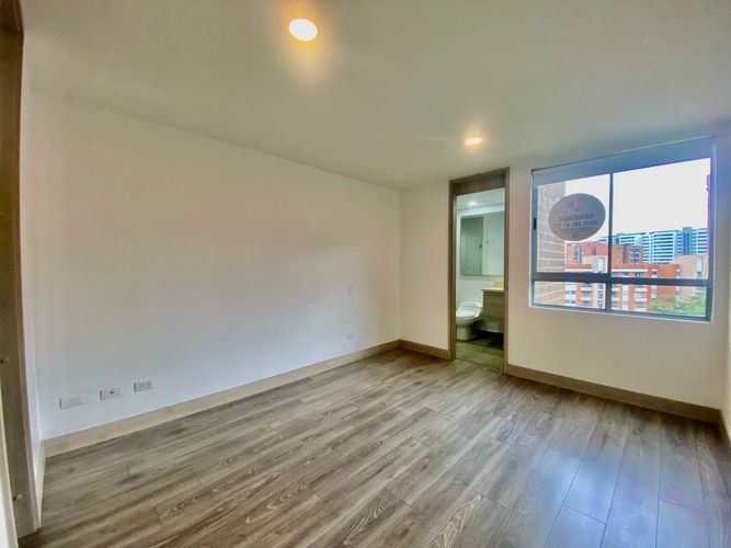 Apartamento de 3 alcobas en arriendo en Loma Del Esmeraldal, Envigado, 97 m² · foto 6 de 24