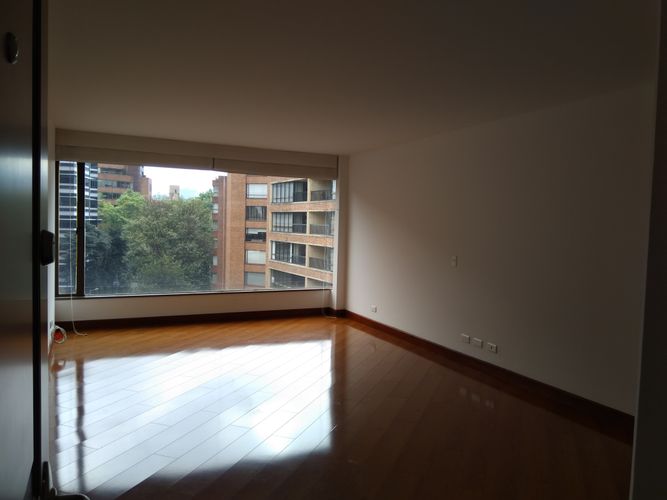 Apartamento de 4 alcobas en venta en La Cabrera, Bogotá, 212 m² · foto 13 de 24