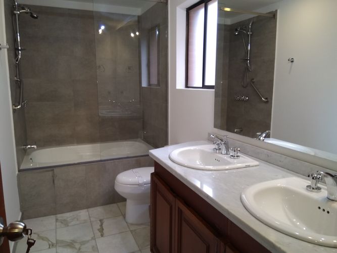 Apartamento de 4 alcobas en venta en La Cabrera, Bogotá, 212 m² · foto 17 de 24