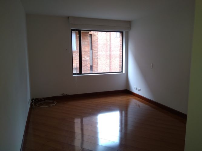 Apartamento de 4 alcobas en venta en La Cabrera, Bogotá, 212 m² · foto 18 de 24