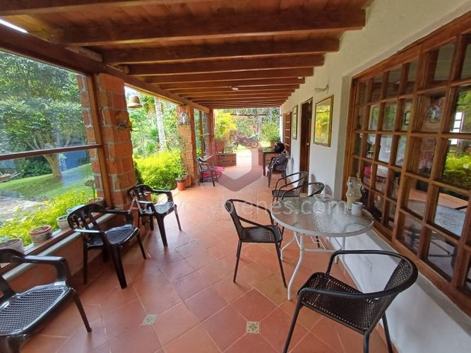 Casa de 4 alcobas en venta en La Pastorcita, Guarne, 260 m² · foto 13 de 24