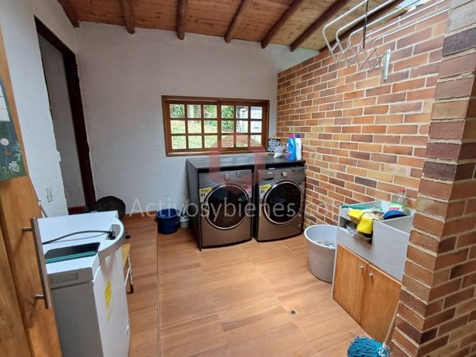 Casa de 4 alcobas en venta en La Pastorcita, Guarne, 260 m² · foto 15 de 24