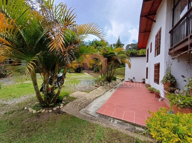 Casa de 4 alcobas en venta en La Pastorcita, Guarne, 260 m² · foto 23 de 24
