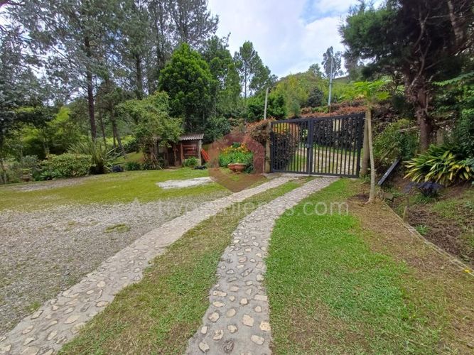 Casa de 4 alcobas en venta en La Pastorcita, Guarne, 260 m² · foto 24 de 24