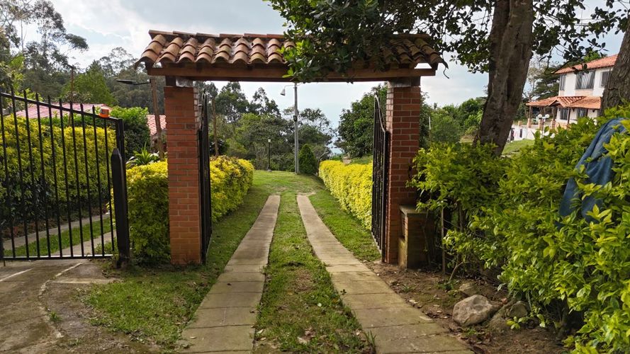 $410.000.000 en Mesa De Los Santos