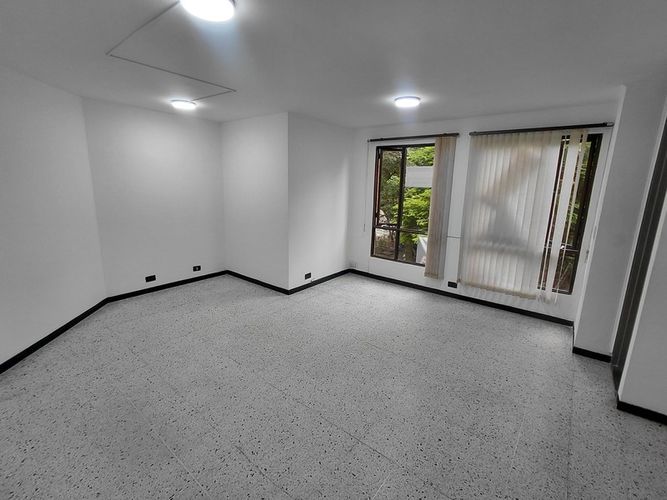 Oficina en arriendo en Suramericana, Medellín, 39 m² · foto 3 de 8