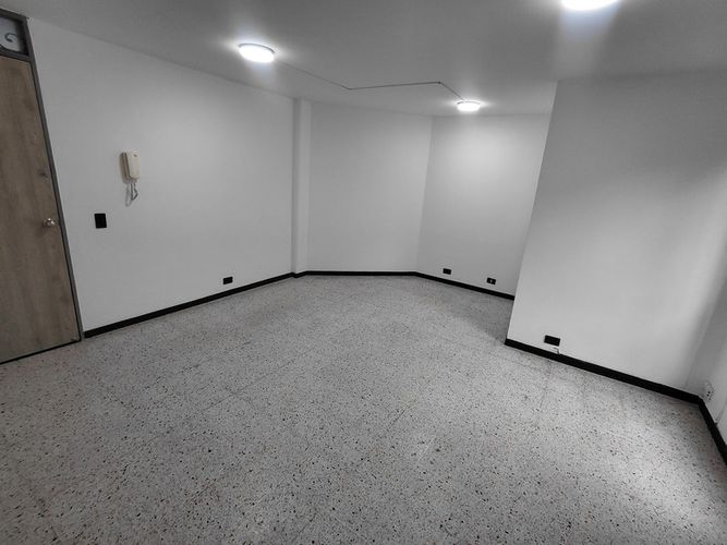 Oficina en arriendo en Suramericana, Medellín, 39 m² · foto 6 de 8