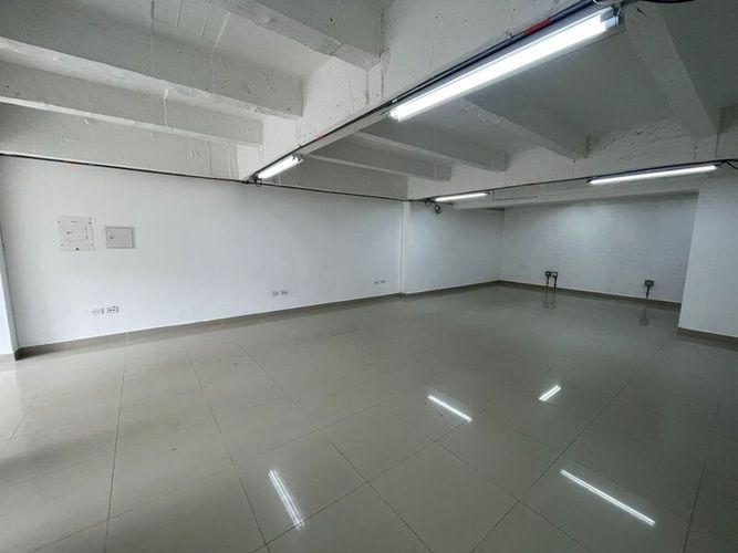 Oficina en arriendo en Cuatro Esquinas, Rionegro, 80 m² · foto 2 de 9