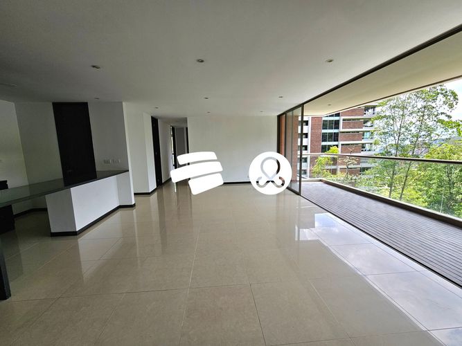 Apartamento de 3 alcobas en venta en El Poblado, Medellín, 145 m² · foto 2 de 14