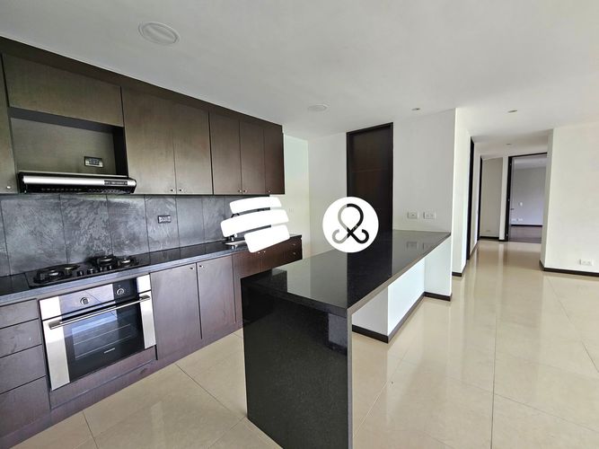 Apartamento de 3 alcobas en venta en El Poblado, Medellín, 145 m² · foto 5 de 14