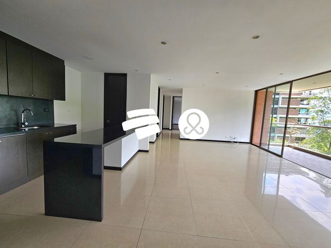 Apartamento de 3 alcobas en venta en El Poblado, Medellín, 145 m² · foto 6 de 14