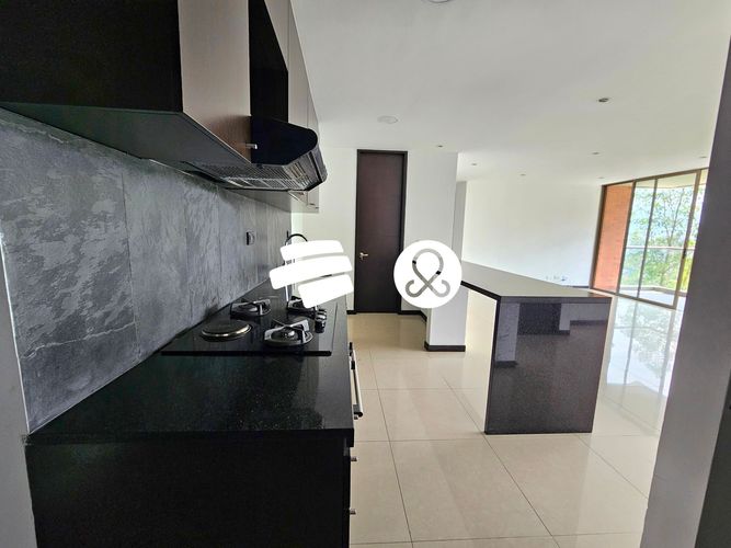 Apartamento de 3 alcobas en venta en El Poblado, Medellín, 145 m² · foto 7 de 14