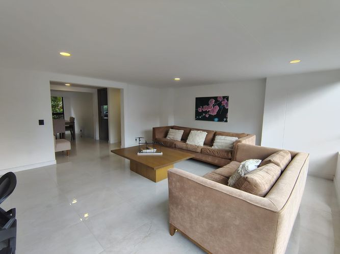Apartamento de 3 alcobas en arriendo en El Poblado, Medellín, 185 m² · foto 4 de 18