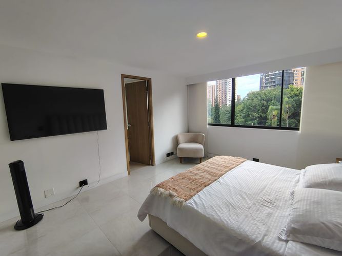 Apartamento de 3 alcobas en arriendo en El Poblado, Medellín, 185 m² · foto 9 de 18
