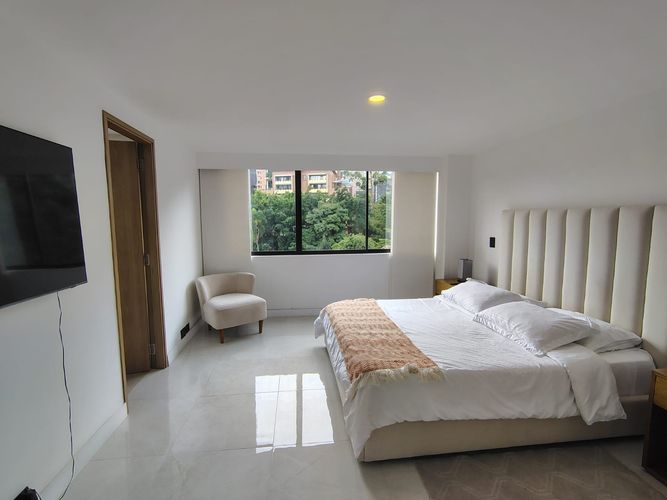 Apartamento de 3 alcobas en arriendo en El Poblado, Medellín, 185 m² · foto 10 de 18